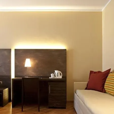 Western Metropoli Hotell 3*